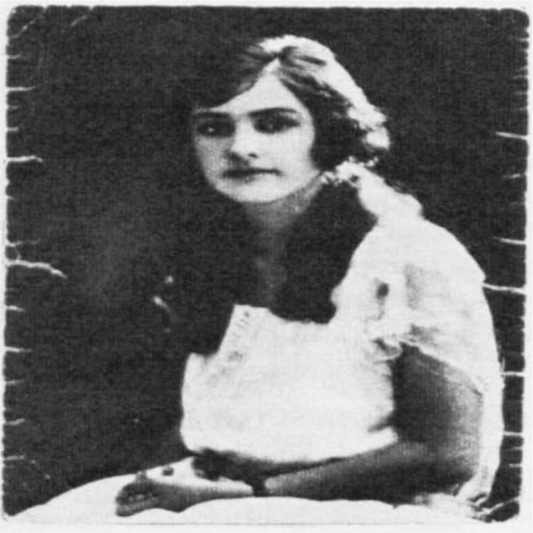 مارگارت زمانی می‌خواست نوازنده پیانو شود. سپس با جان لوگی برد آشنا شد.

