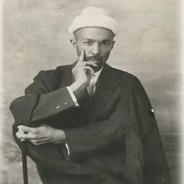 جوانی محمد تقی بهار در لباس روحانیت