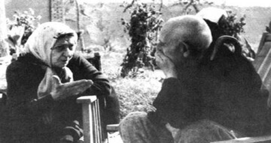 محمد مصدق در کنار همسرش ضیاءالسلطنه