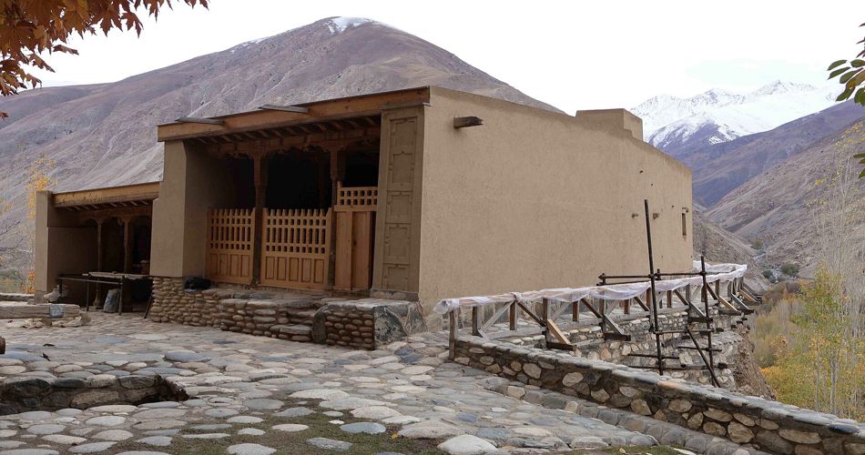 مقبره ناصر خسرو در دره یمگان بدخشان، افغانستان
