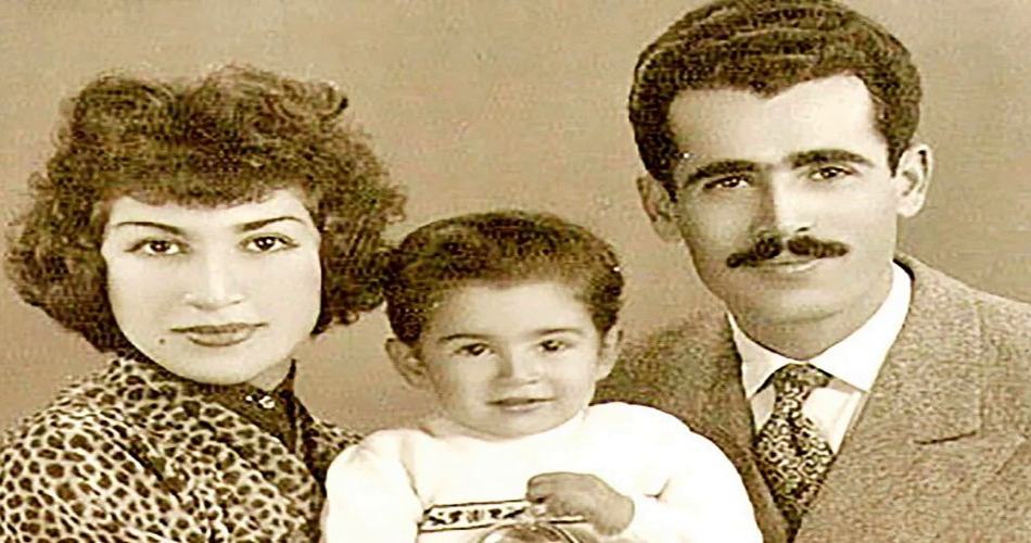 عکس فروغ فرخزاد و همسرش پرویز شاپور در کنار فرزندشان
